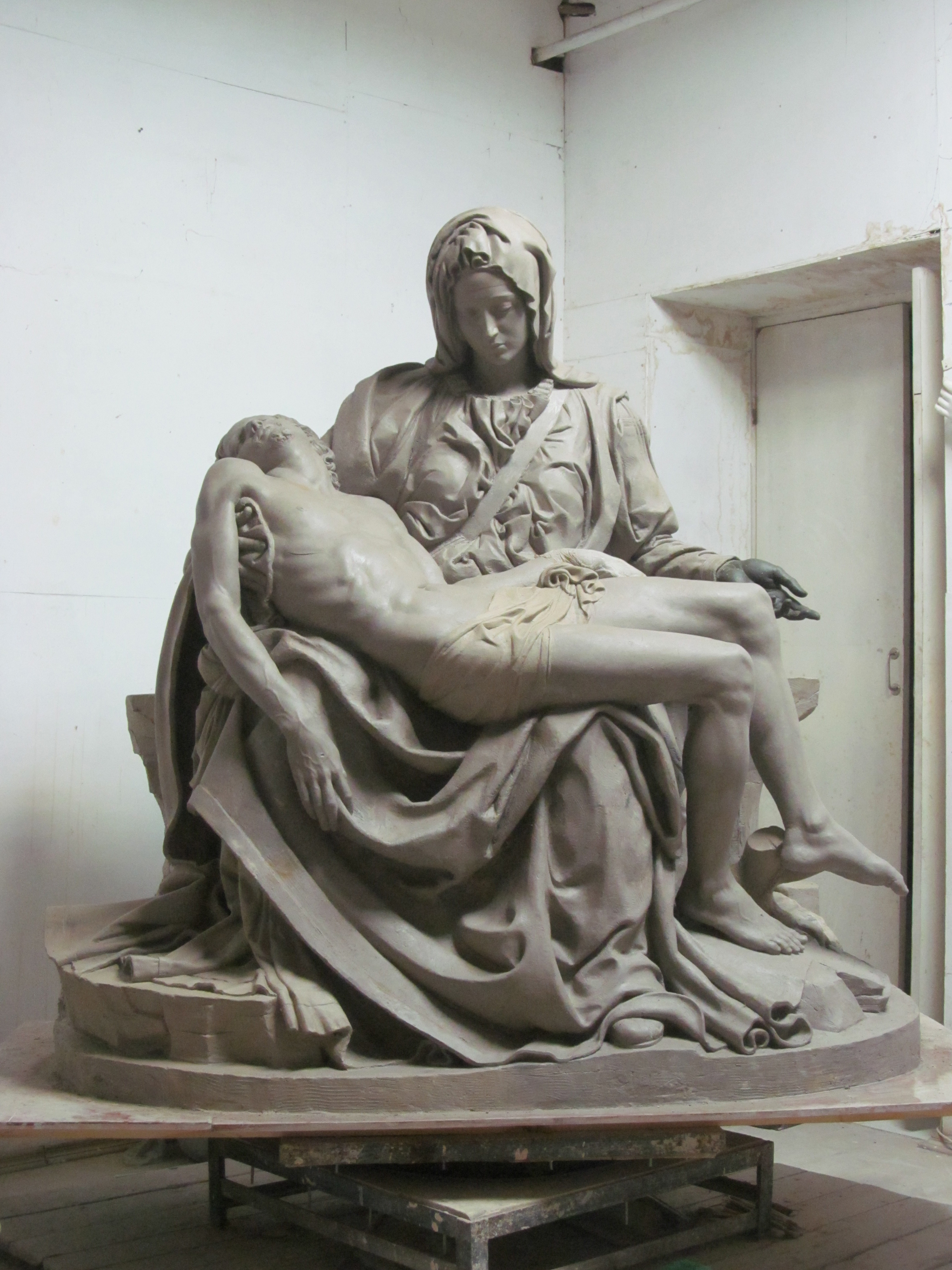 sculpture Pietà lamentation of Christ